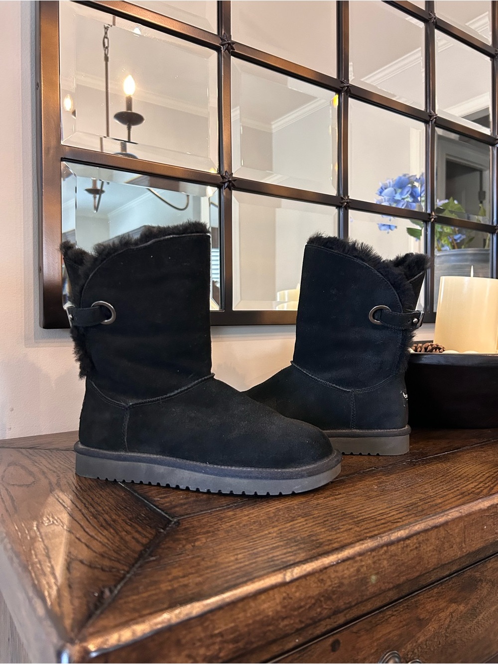 Koolaburra by UGG black suede Remley short boot